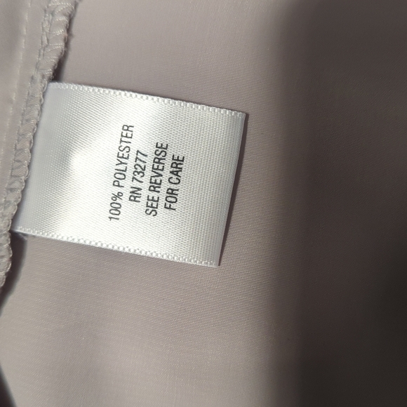 Button front sleeveless blouse - Picture 4 of 5